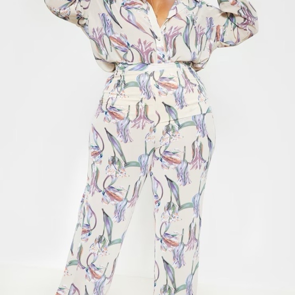 1105 NWT PrettyLittleThing Plus Dusty Pink Floral Oversized Shirt - Size 22 - Picture 9 of 11